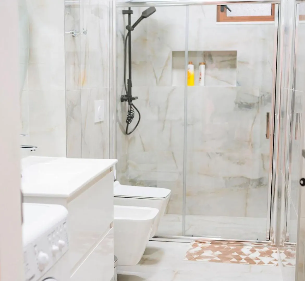 Leka Apartment تيرانا 0*,